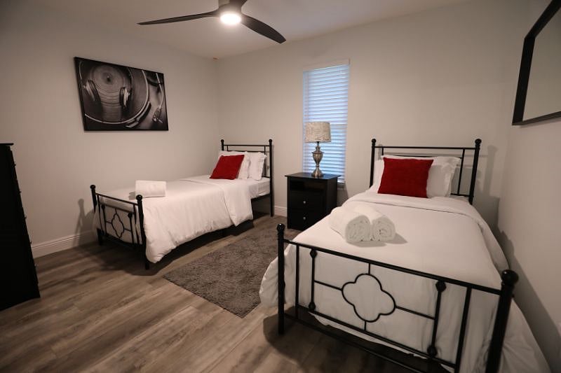 Furnished Finder property 584665_1 photo 31