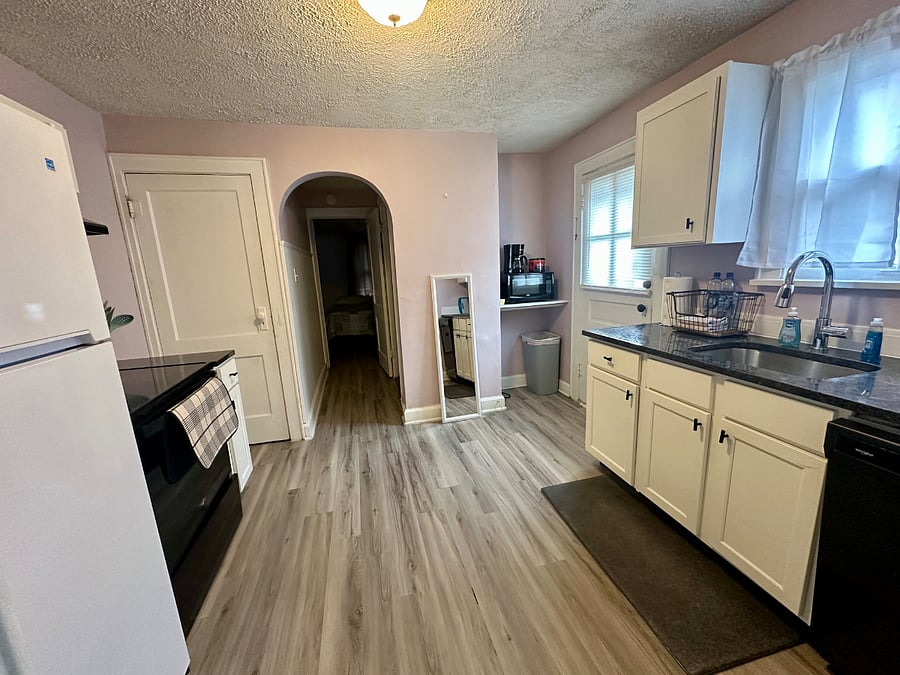 Furnished Finder property 584710_1 photo 10