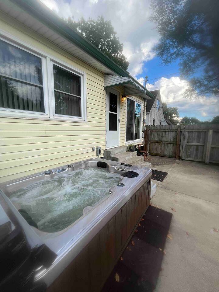 Furnished Finder property 584810_1 photo 6