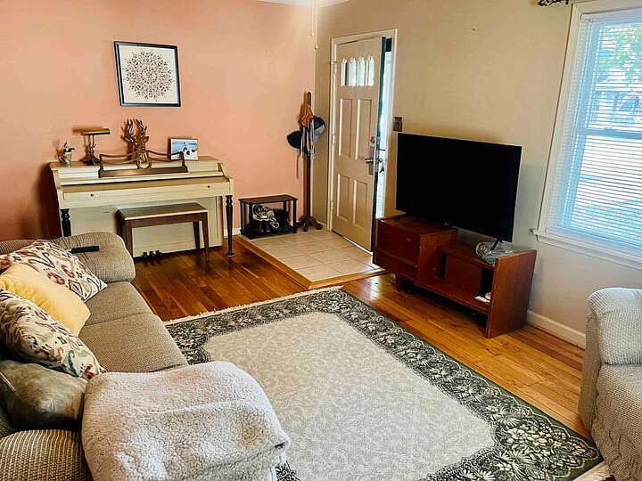 Furnished Finder property 584810_1 photo 8