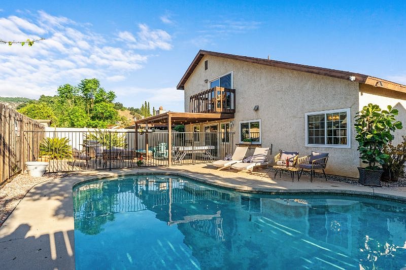 Furnished Finder property 584918_1 photo 29