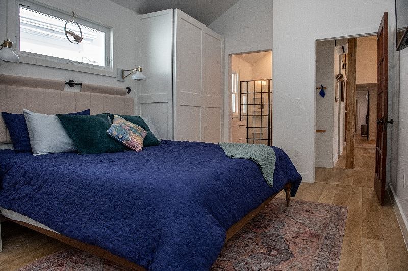 Bedroom 1 / Primary Suite