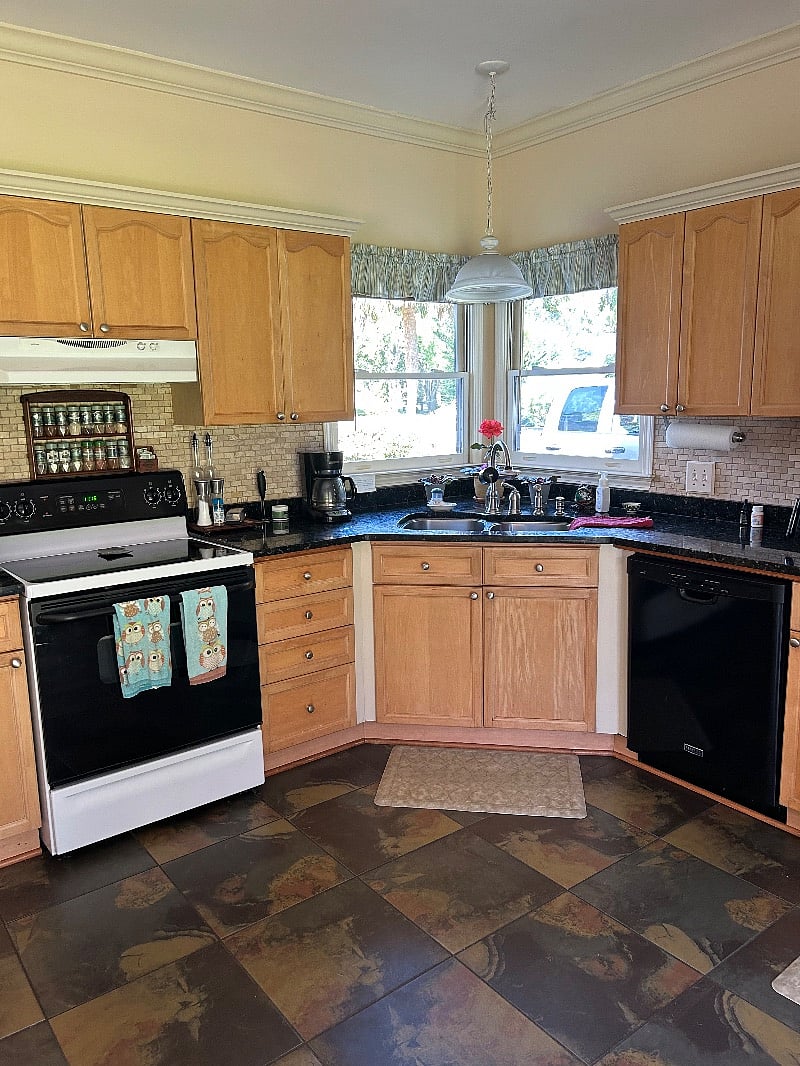 Furnished Finder property 585006_1 photo 8