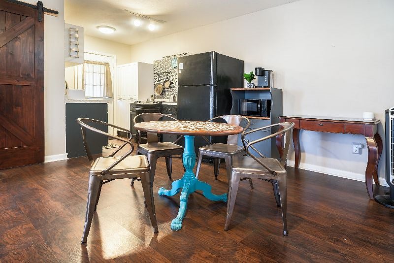 Furnished Finder property 585013_1 photo 9