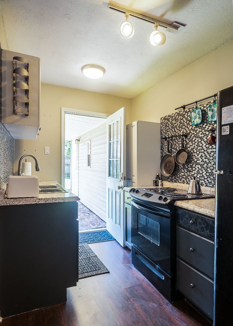 Furnished Finder property 585013_1 photo 12