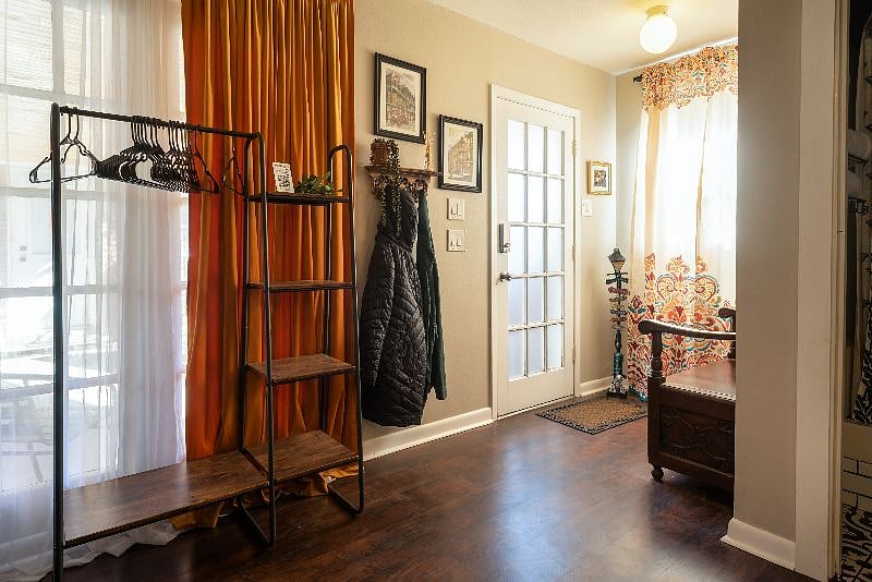Furnished Finder property 585013_1 photo 3