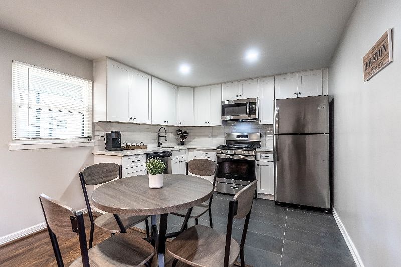 Furnished Finder property 585055_1 photo 4