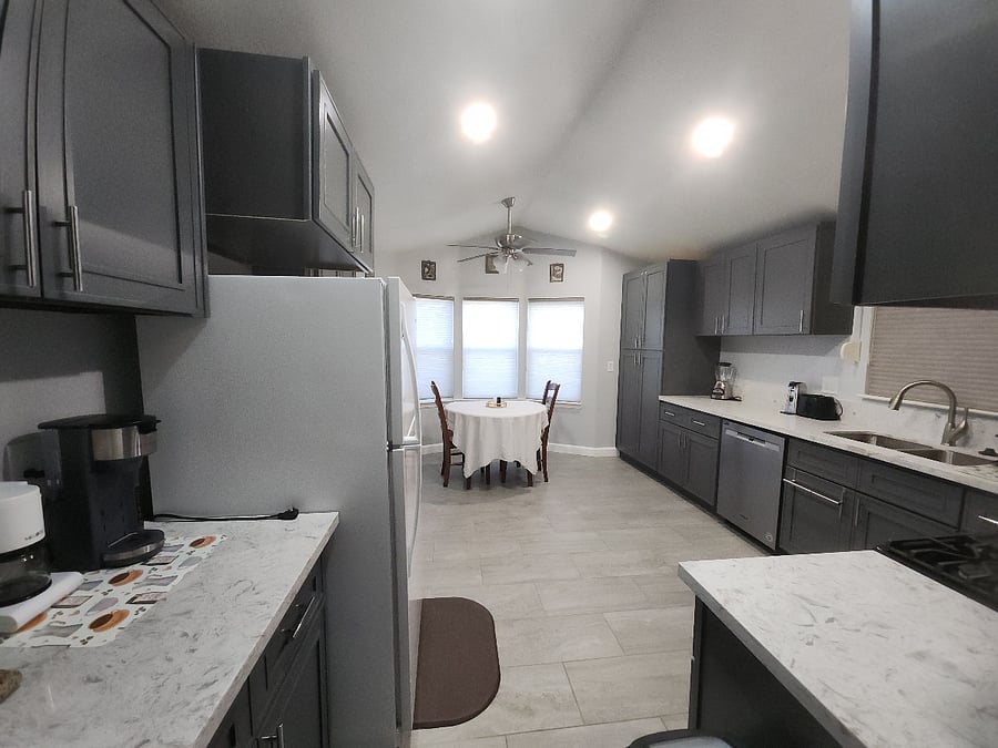 Furnished Finder property 585069_1 photo 3