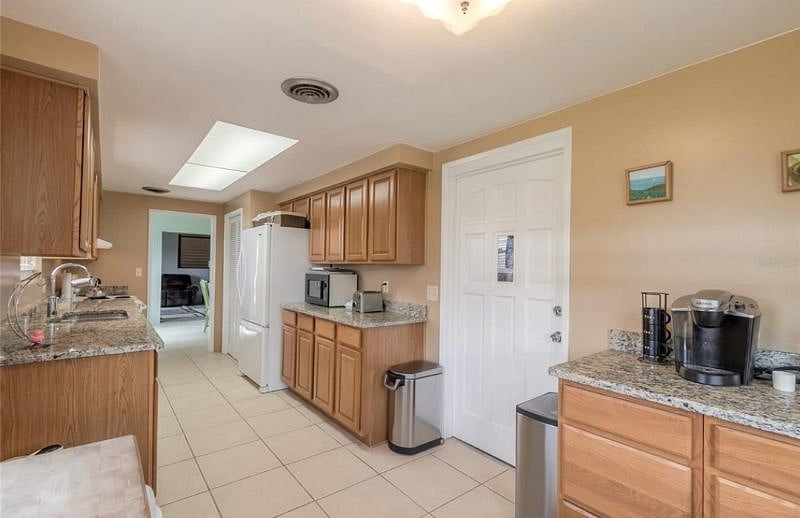 Furnished Finder property 585159_1 photo 4