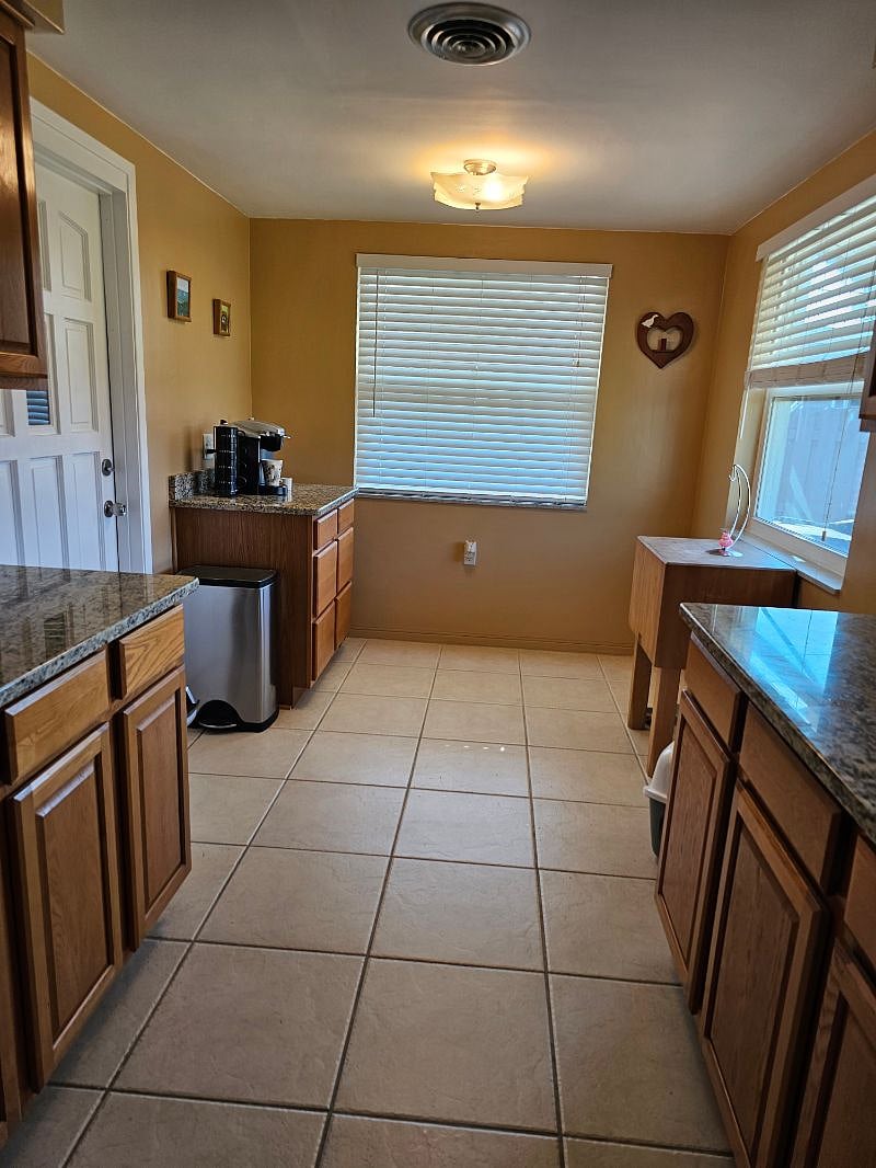 Furnished Finder property 585159_1 photo 18