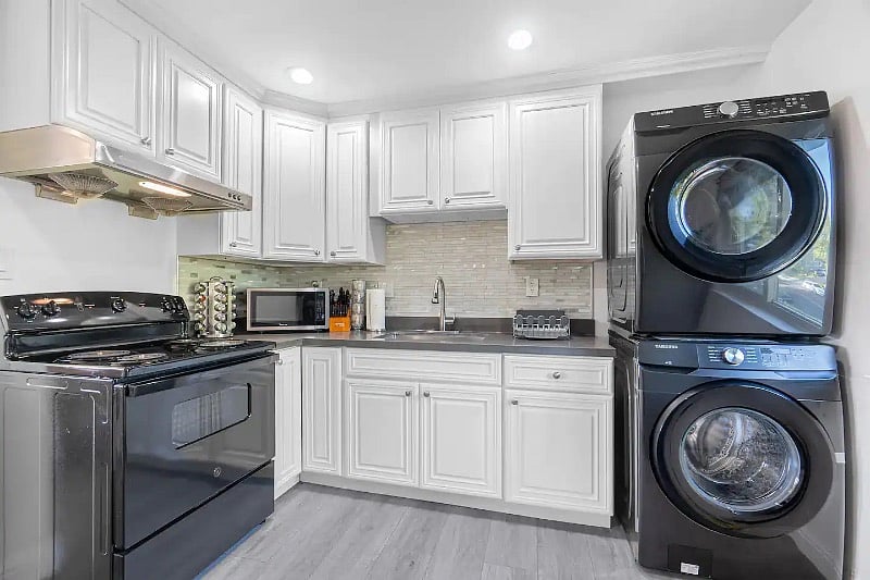 Furnished Finder property 585165_1 photo 9
