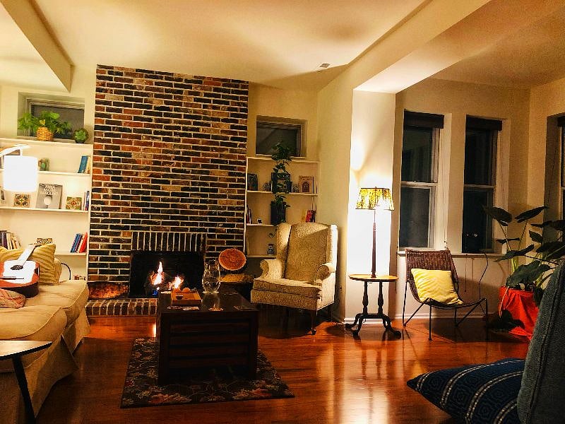 Front living room, winter-set up (furniture is easily movable for your preferences)