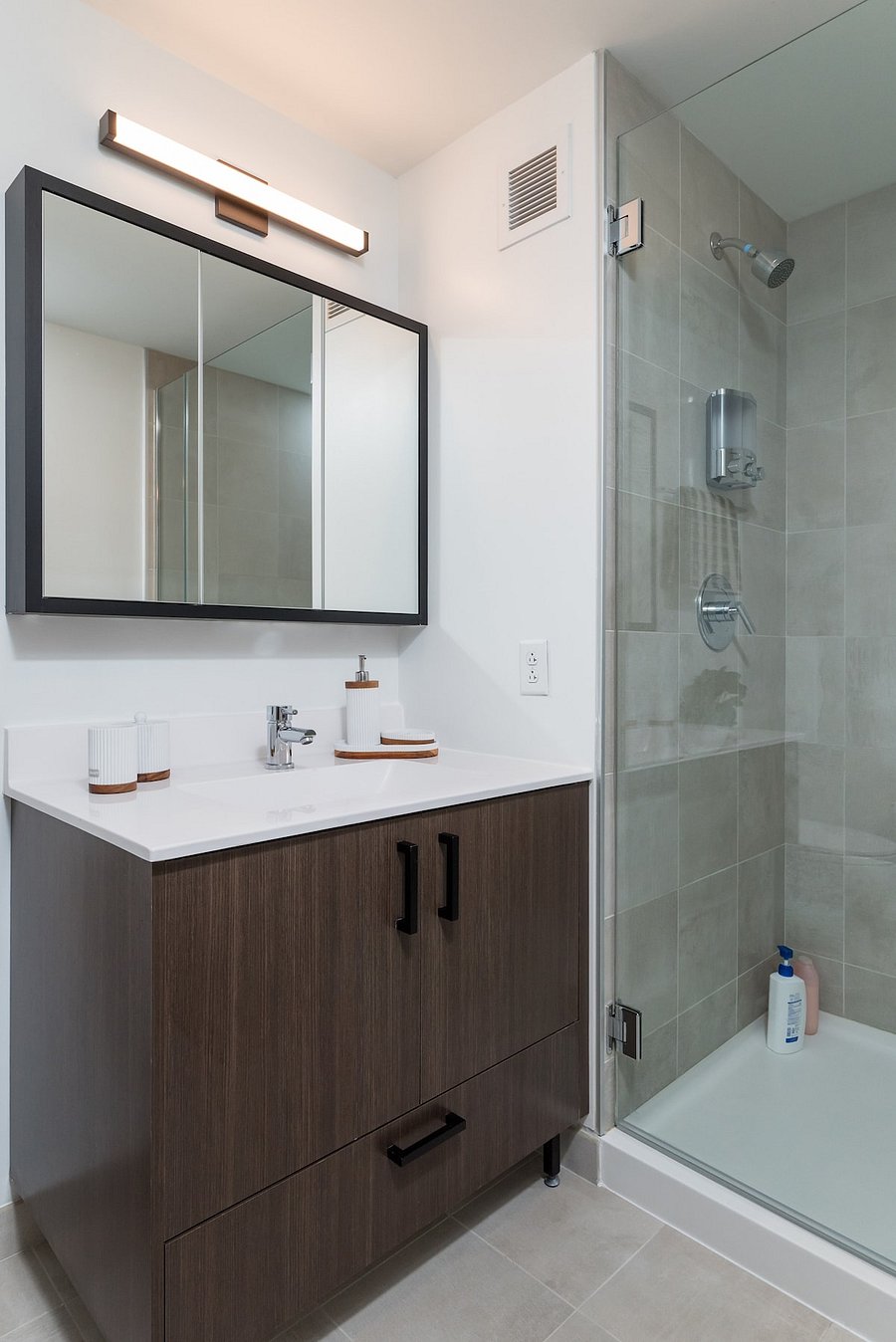 Furnished Finder property 585204_3 photo 15