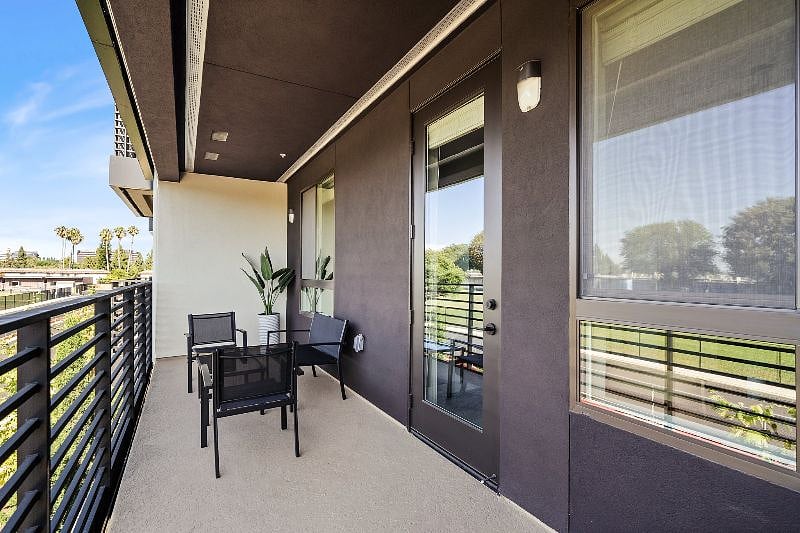 Furnished Finder property 585265_1 photo 37