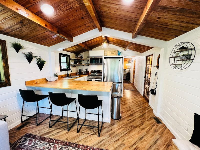 Furnished Finder property 585277_1 photo 4