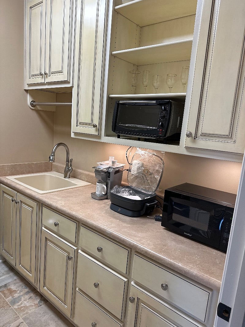 Private Kitchenette 