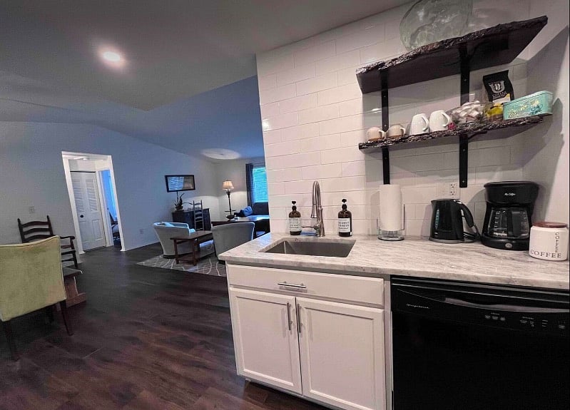 Furnished Finder property 585318_1 photo 3