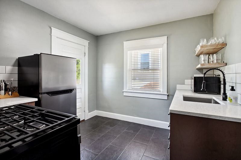 Furnished Finder property 585319_1 photo 8