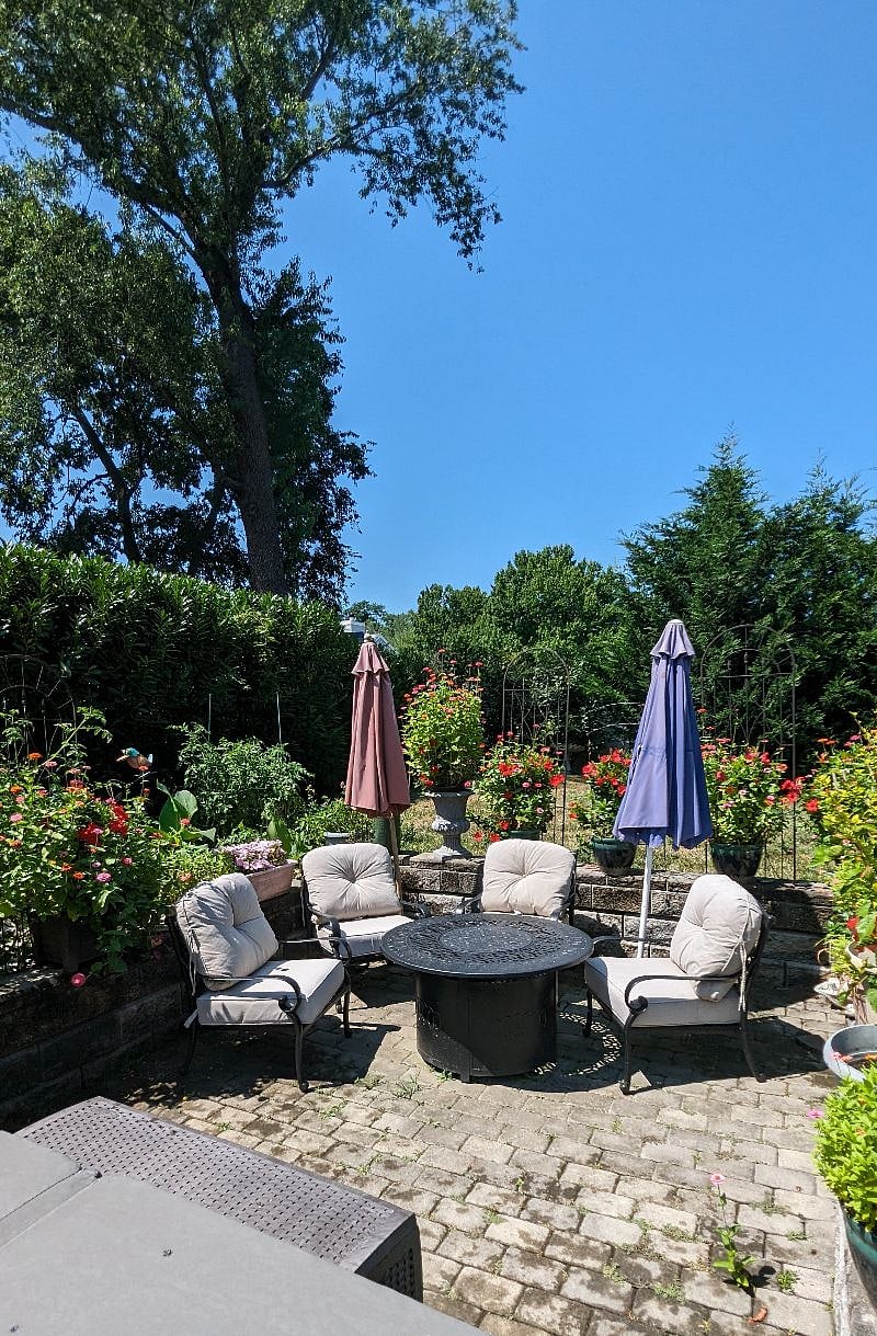 If you like you can use the back corner patio that you see in this photo