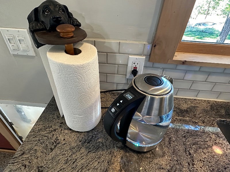 Electric kettle and starter paper towels