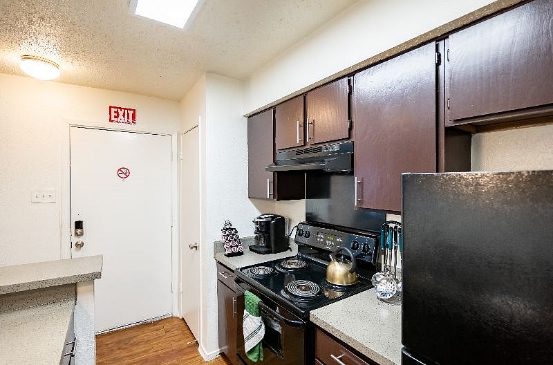 Furnished Finder property 585375_1 photo 22