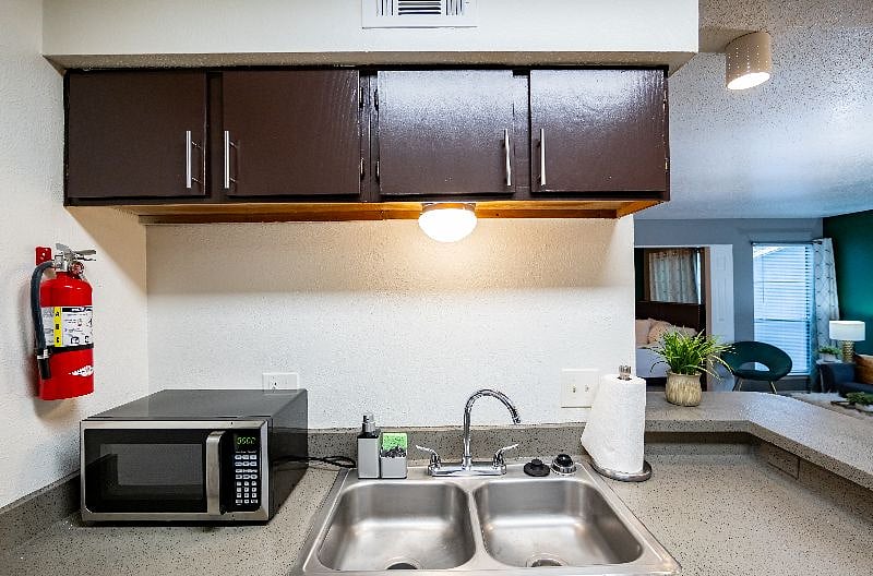 Furnished Finder property 585375_1 photo 25