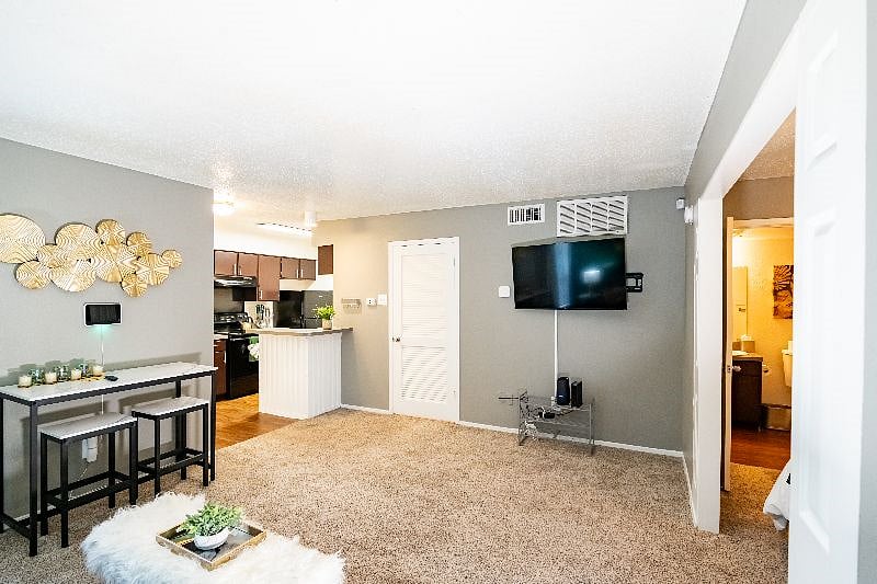 Furnished Finder property 585375_1 photo 18