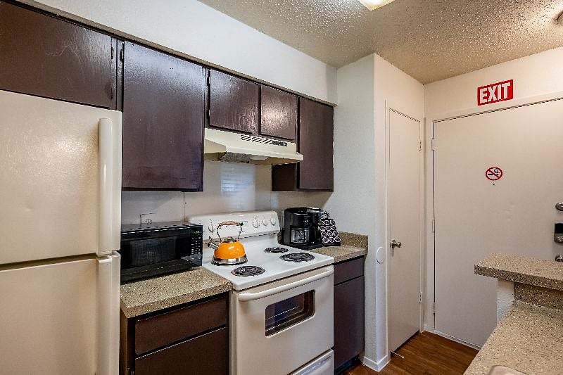 Furnished Finder property 585375_2 photo 21