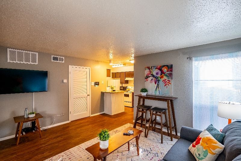 Furnished Finder property 585375_2 photo 16