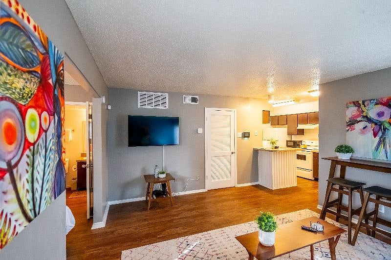 Furnished Finder property 585375_2 photo 17
