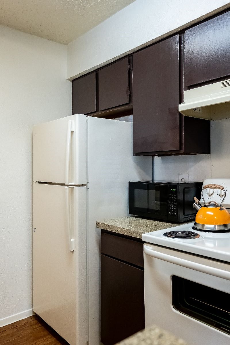 Furnished Finder property 585375_2 photo 25