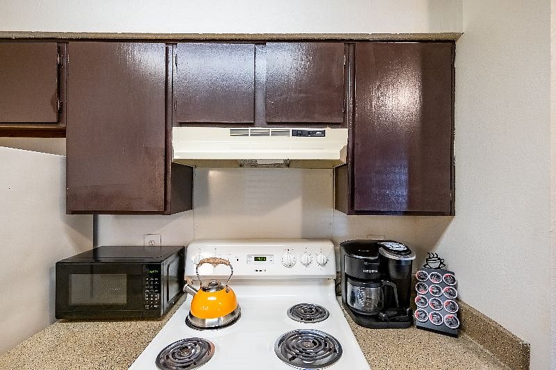 Furnished Finder property 585375_2 photo 24