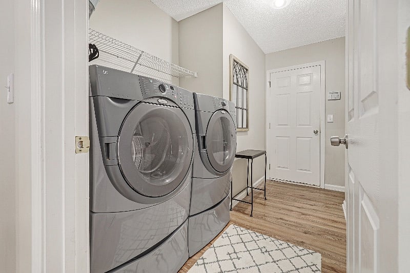 Furnished Finder property 585407_1 photo 11