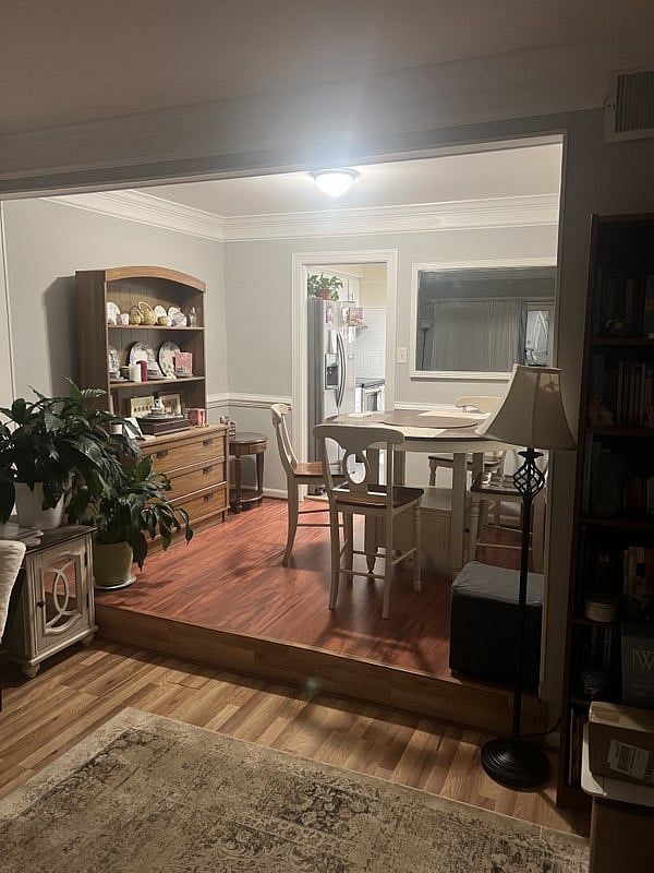 Shared dining room