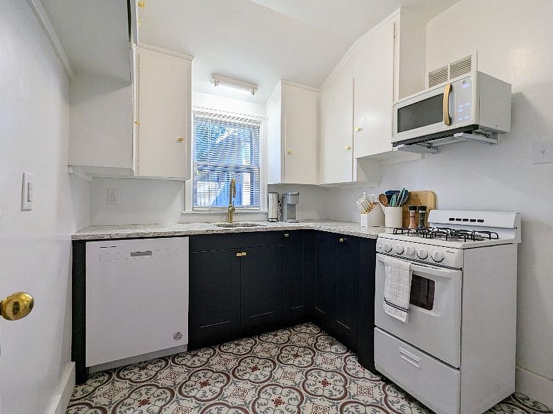 Furnished Finder property 585494_1 photo 3