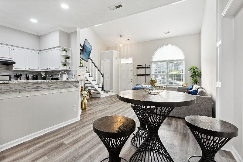 Furnished Finder property 585544_1 photo 8