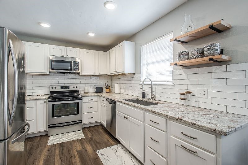 Furnished Finder property 585546_1 photo 14