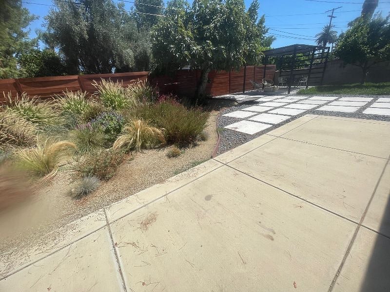 outdoor patio & seating