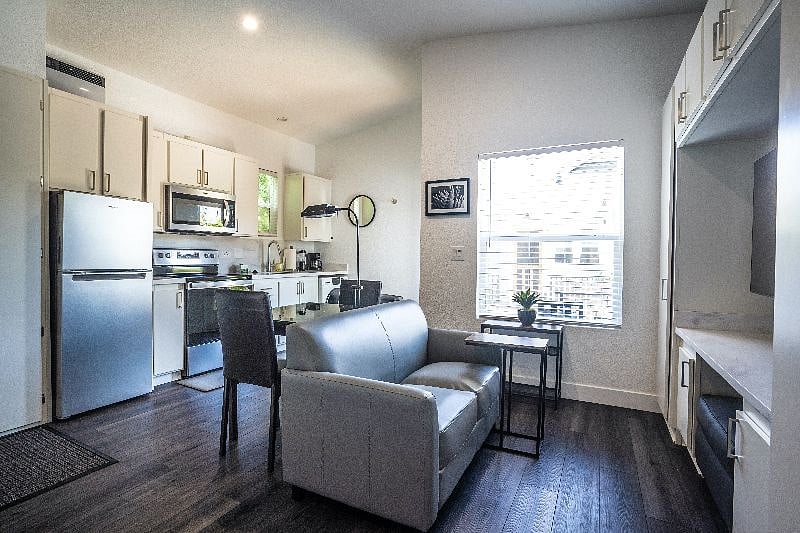 Furnished Finder property 585687_1 photo 6