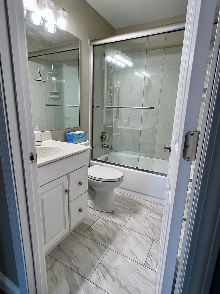 Hallway bath