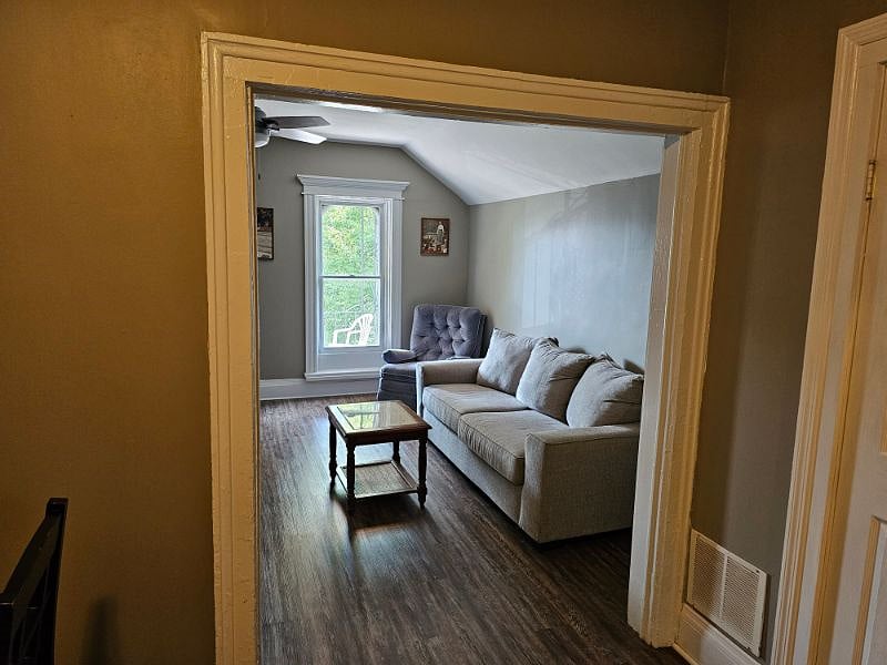 Furnished Finder property 585731_1 photo 4