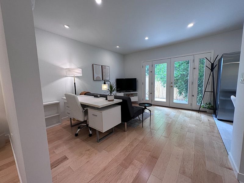 Furnished Finder property 585801_1 photo 3