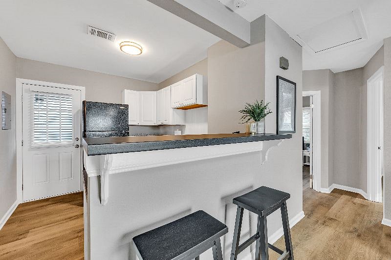 Furnished Finder property 585856_1 photo 9