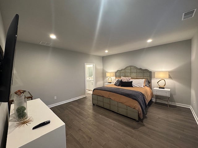 Spacious 1st floor primary bedroom