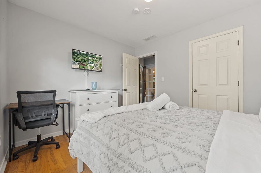 Furnished Finder property 585908_1 photo 17