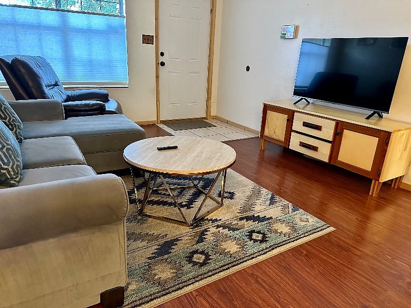 Furnished Finder property 585998_1 photo 8
