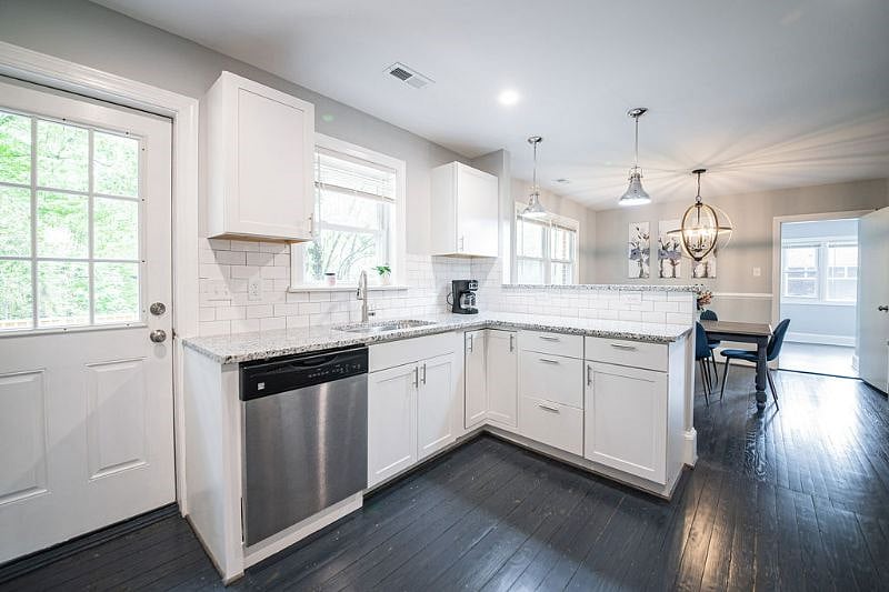 Furnished Finder property 586038_1 photo 16