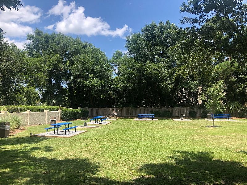 Building 4 Picnic Area
