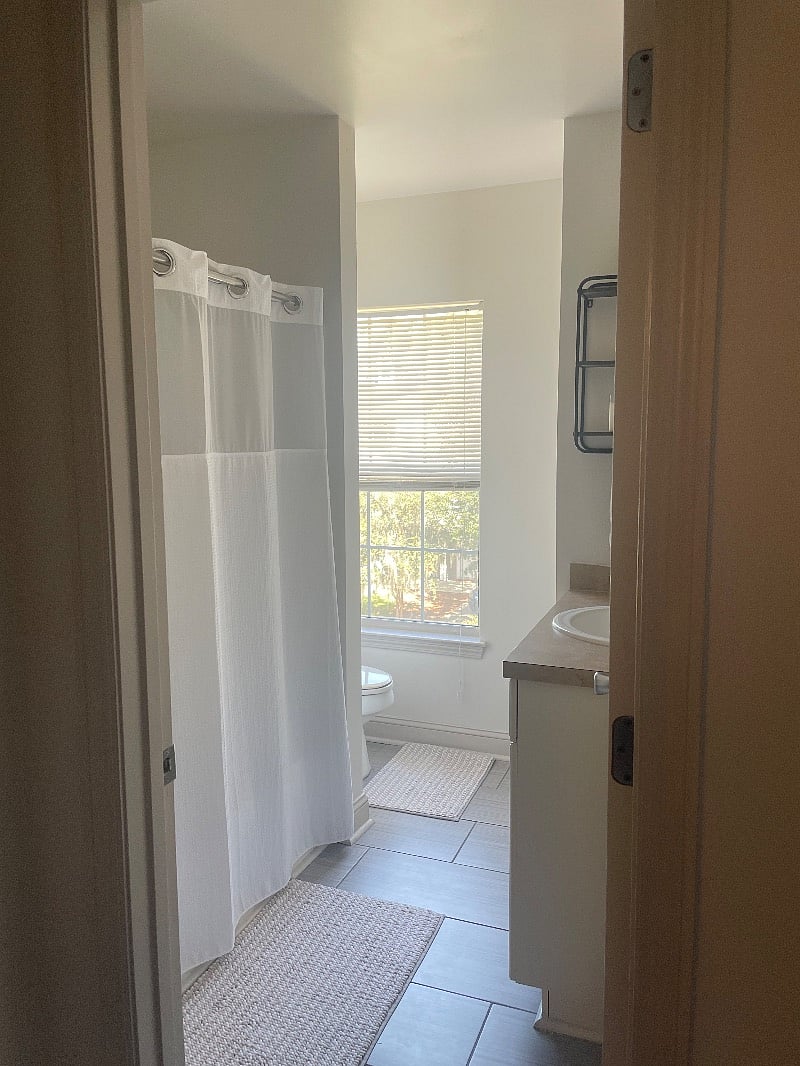 2nd bedroom full bathroom 