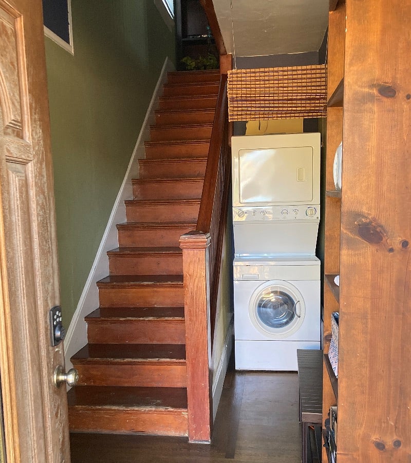 Ground floor dedicated entrance for upstairs